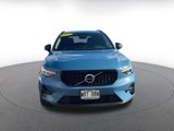 Used 2024 Volvo XC40 B5 Core image 3
