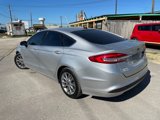 Used 2017 Ford Fusion SE w/ Fusion SE Technology Package image 3