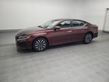 Used 2023 Nissan Altima 2.5 SV image 2