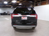 Used 2023 GMC Acadia SLE w/ Driver Convenience Package image 4
