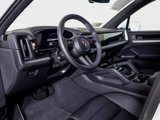 Used 2025 Porsche Cayenne image 4