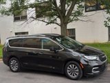 Used 2021 Chrysler Pacifica Touring-L image 2