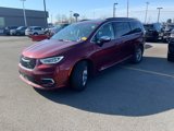 Used 2023 Chrysler Pacifica Limited image 2