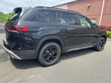 New 2025 Volkswagen Atlas Peak Edition SE image 5