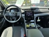 New 2025 Jeep Grand Cherokee Altitude image 2