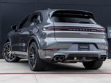 Certified 2025 Porsche Cayenne image 3