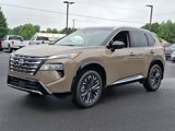 Used 2024 Nissan Rogue Platinum image 3