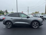 Used 2022 Ford Escape SE w/ SE Sport Appearance Package image 4
