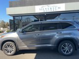 Used 2018 Toyota Highlander XLE image 3