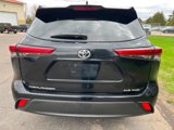 Used 2020 Toyota Highlander XLE image 3