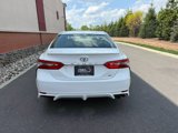 Used 2018 Toyota Camry SE image 4