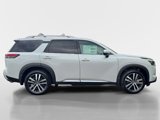 New 2025 Nissan Pathfinder Platinum image 2