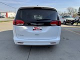 Used 2022 Chrysler Voyager LX image 5