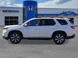 New 2025 Honda Pilot Touring image 2