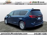 New 2025 Chrysler Pacifica Select image 3