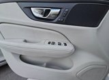 Used 2022 Volvo S60 B5 Momentum image 3