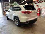 Used 2018 Toyota Highlander Limited Platinum image 3
