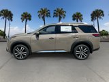 New 2025 Nissan Pathfinder Platinum image 3