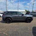 Used 2022 Jeep Grand Cherokee Laredo w/ Luxury Tech Group I image 5