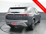 New 2025 Nissan Pathfinder Platinum image 4