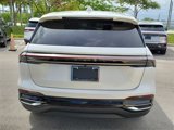 Used 2025 Lincoln Nautilus Premier image 5