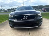 Used 2022 Volvo XC40 T5 Momentum image 3