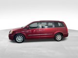 Used 2016 Chrysler Town & Country Touring w/ Driver Convenience Group image 2