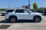 New 2025 Nissan Pathfinder Platinum image 2