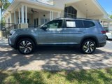 Used 2025 Volkswagen Atlas SE image 2