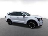 Used 2024 Kia Sorento S image 2