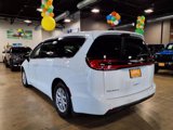 Used 2024 Chrysler Pacifica Touring-L image 5