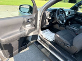 Used 2016 Toyota Tacoma TRD Off-Road image 5