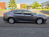 Used 2018 Toyota Camry LE image 4