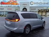Certified 2023 Chrysler Pacifica Limited image 3