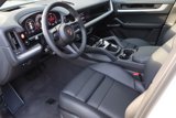 Used 2025 Porsche Cayenne image 4