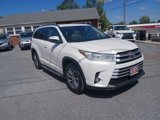 Used 2018 Toyota Highlander XLE image 3
