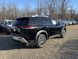 New 2025 Nissan Pathfinder SL w/ SL Premium Package image 2