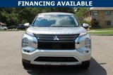 Used 2022 Mitsubishi Outlander SE image 3