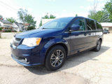 Used 2017 Dodge Grand Caravan SXT image 2