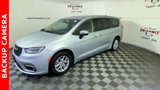Used 2023 Chrysler Pacifica Touring-L image 5