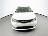 Used 2018 Chrysler Pacifica Touring-L Plus image 2