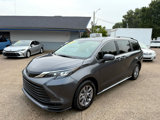 Used 2025 Toyota Sienna LE w/ LE Plus Package image 3