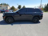 Used 2024 Jeep Grand Cherokee Altitude image 3