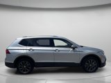 Used 2023 Volkswagen Tiguan SE w/ Panoramic Sunroof Package image 2
