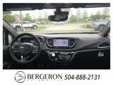 New 2025 Chrysler Pacifica Select image 6