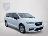 New 2025 Chrysler Pacifica Select image 2
