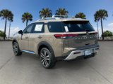 New 2025 Nissan Pathfinder Platinum image 4