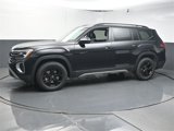 New 2025 Volkswagen Atlas Peak Edition SE image 4