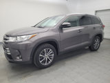 Used 2019 Toyota Highlander XLE image 2