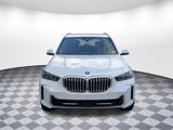 Used 2025 BMW X5 xDrive50e image 3